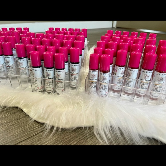 Cosmetics/make up - Picture 2 of 16